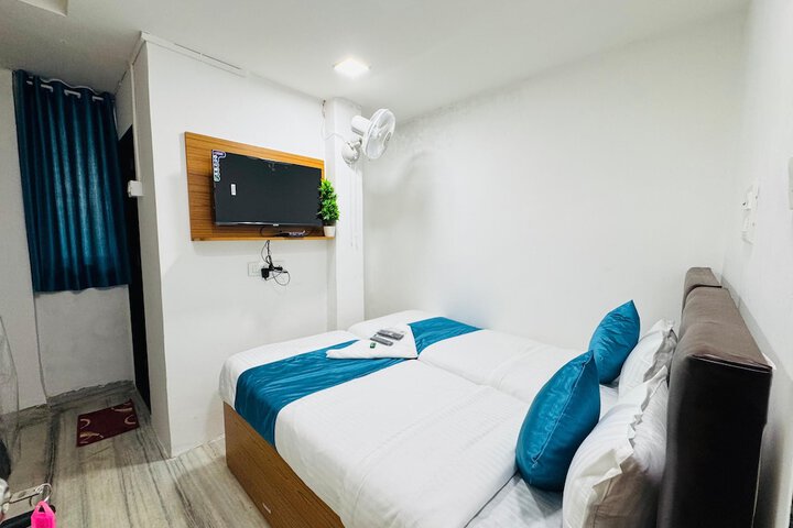 Room 2 of 12