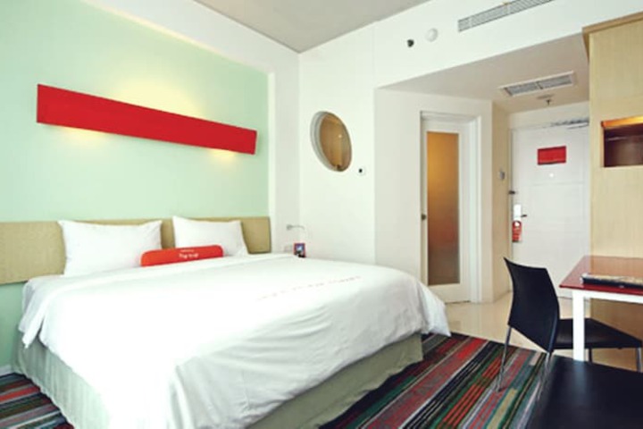 Room 2 of 44