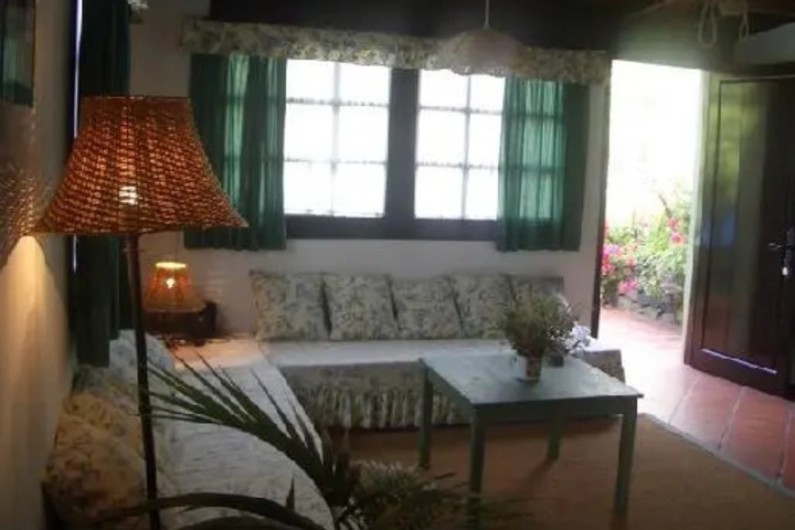 Room 2 of 5