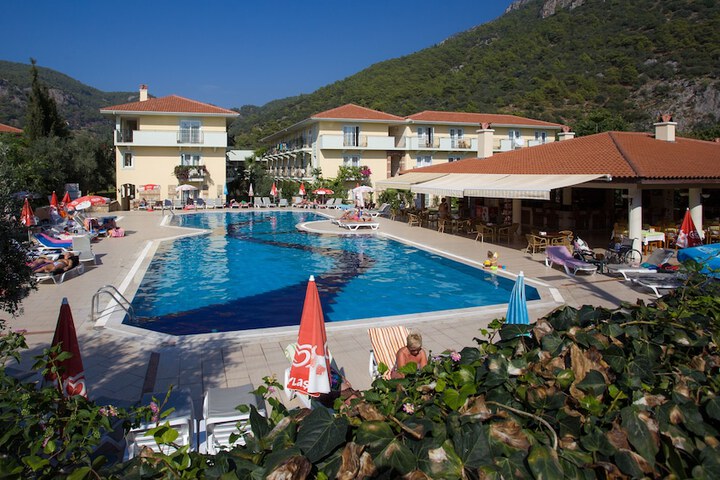 Pools & Facilities
