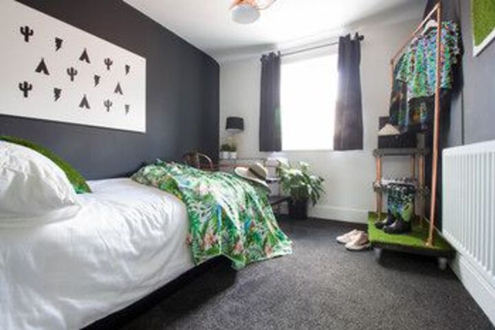 Room 4 of 19