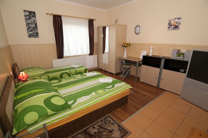Room 7 of 36