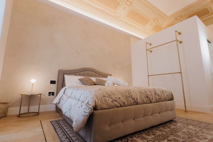 Room 10 of 48