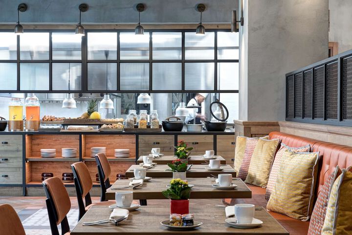 Breakfast/Coffee Service 61 of 73