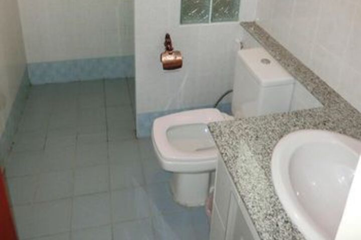 Room 3 of 10