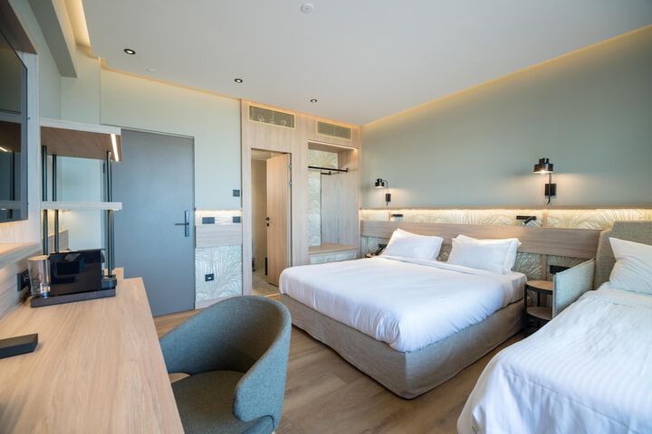 Room 110 of 328