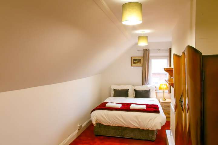 Room 93 of 174