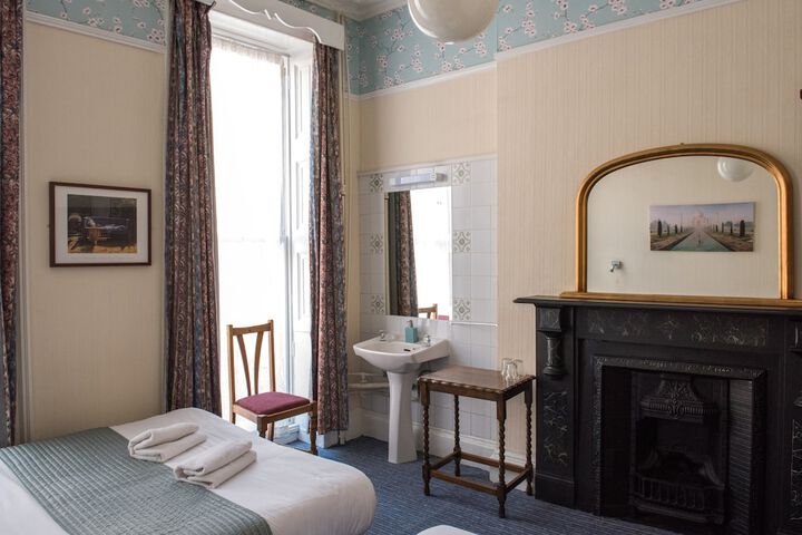 Room 34 of 125