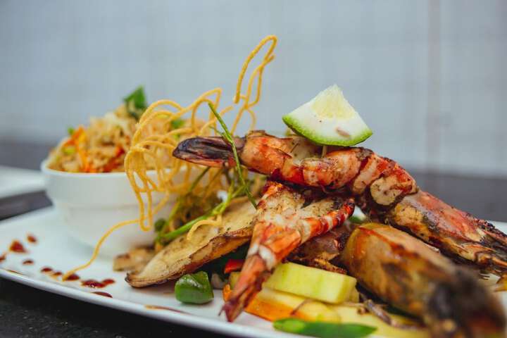 Dining 40 of 57