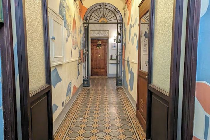 Entrance & Lobby