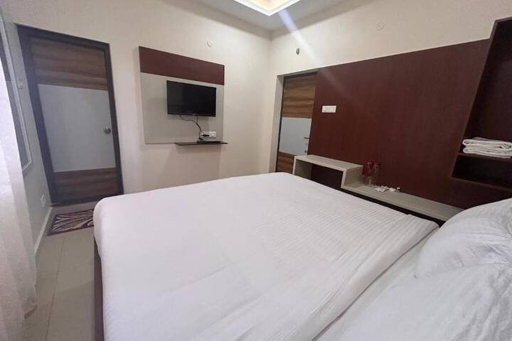 Room 7 of 37