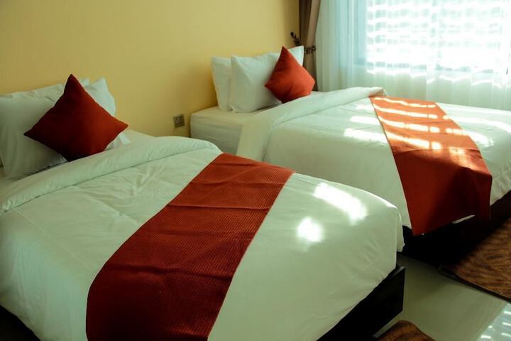 Room 6 of 18