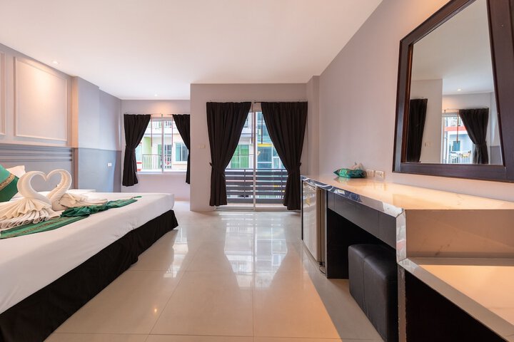 Room 12 of 25