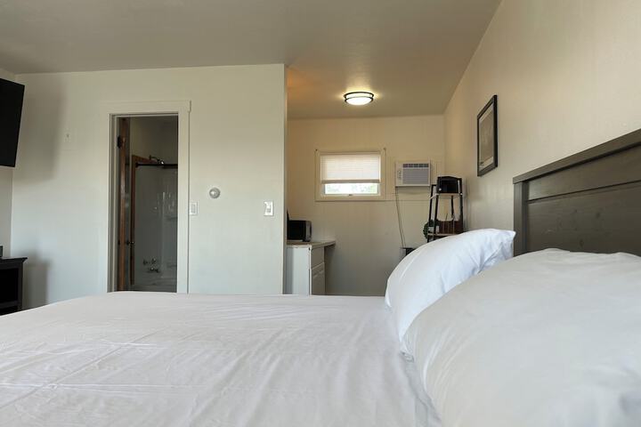 Room 16 of 38