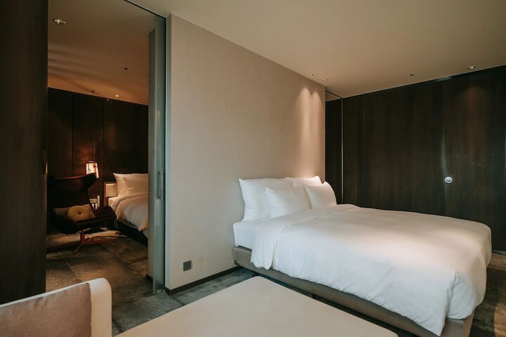 Room 19 of 73