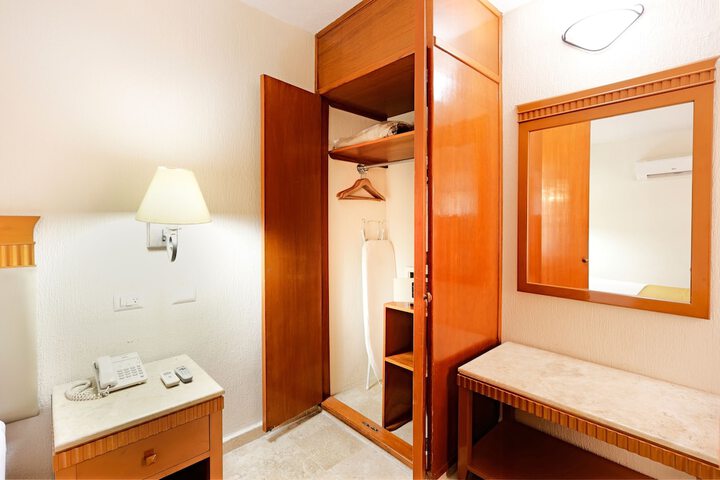 Iron/ironing board
