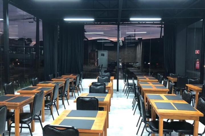 Dining 18 of 25