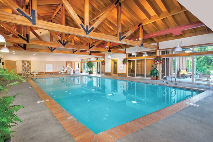 Hotel with Pool