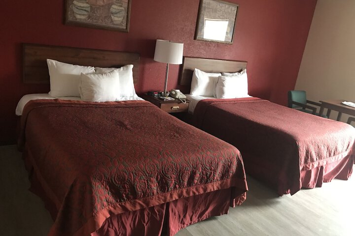 1 King Bed (8 of 9)