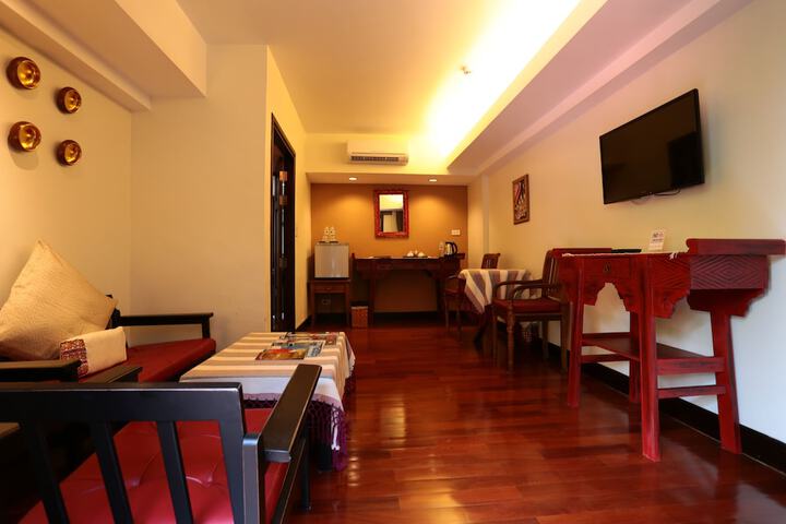 Room 53 of 98