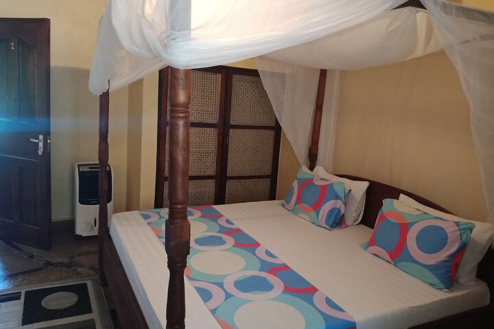 Room 3 of 38