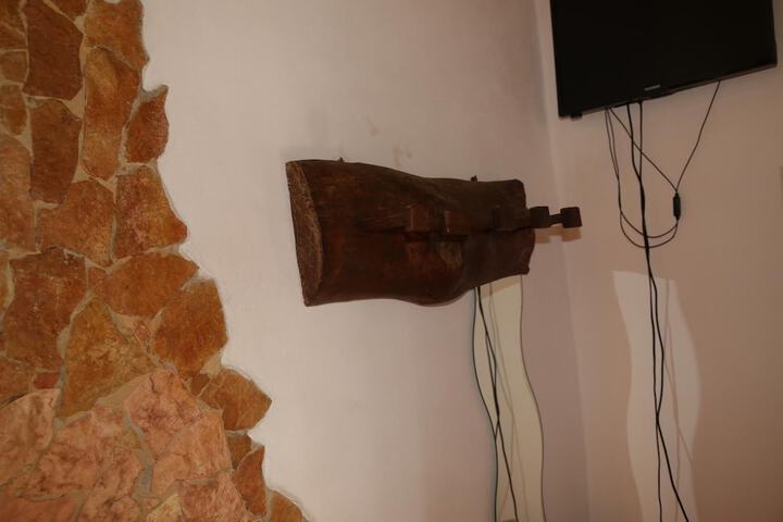 Room 13 of 63