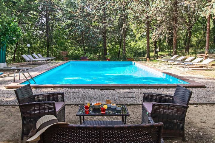 Pool 67 of 121