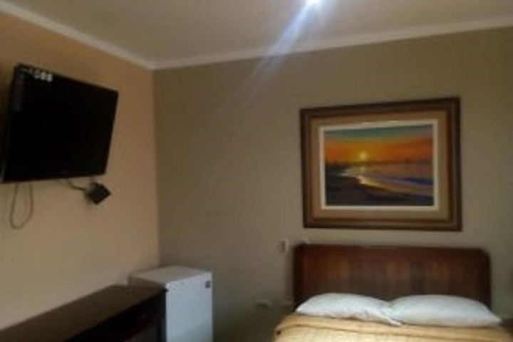 Room 6 of 11