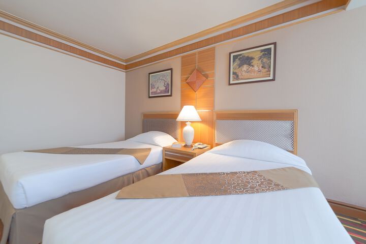 Room 49 of 104