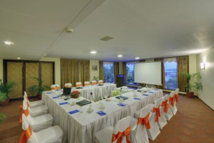 Ballroom/Hall 48 of 57
