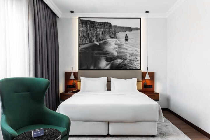 Room 14 of 87