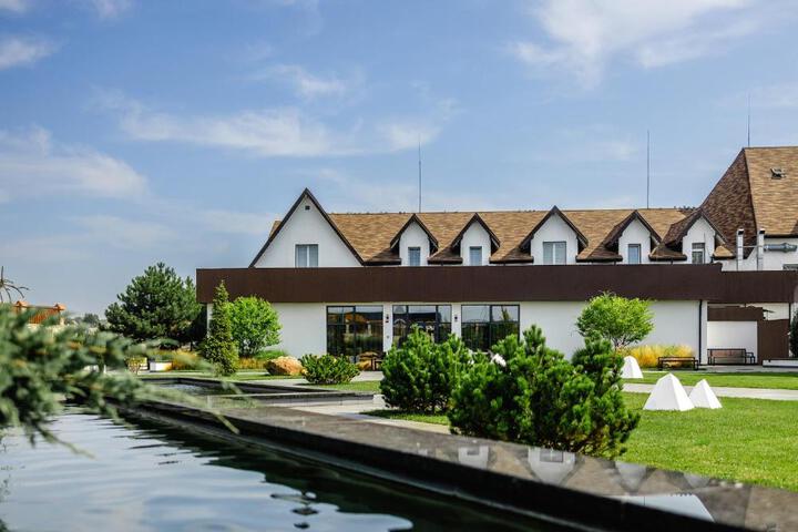 Aivengo Hotel