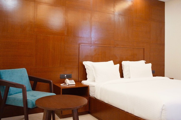 Room 13 of 64