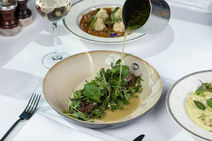 Dining 168 of 256