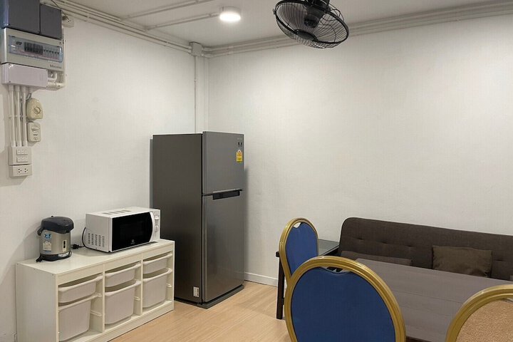 Room 11 of 18