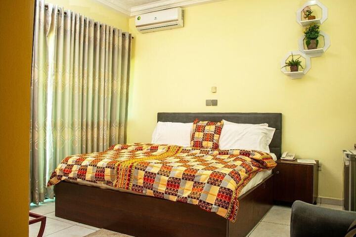 Room 32 of 51