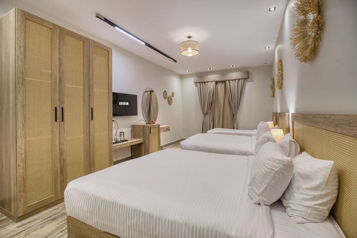 Room 4 of 75