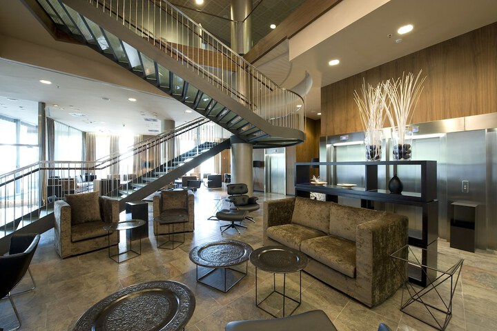 Guest Lobby