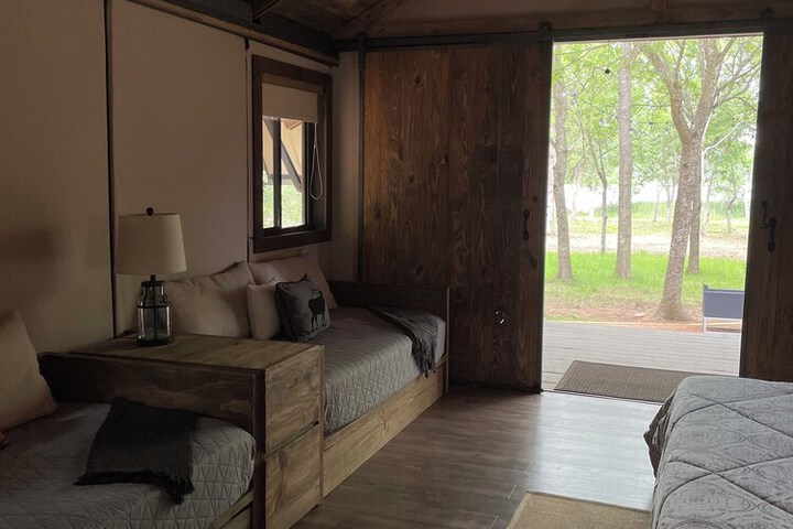 Room 2 of 41