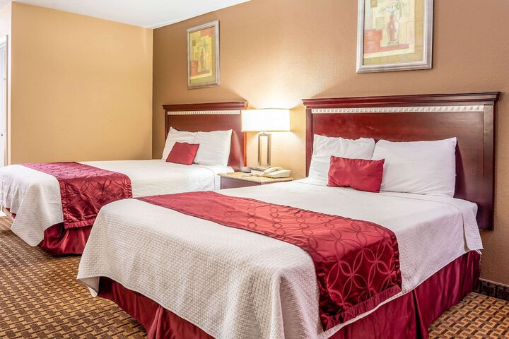 2 Double Beds (2 of 14)