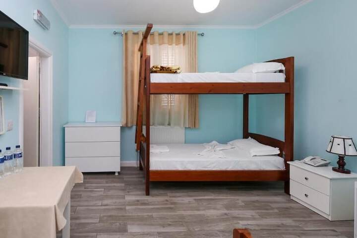 Room 57 of 122