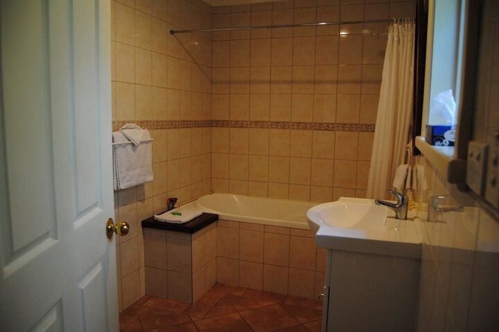 Room 50 of 73