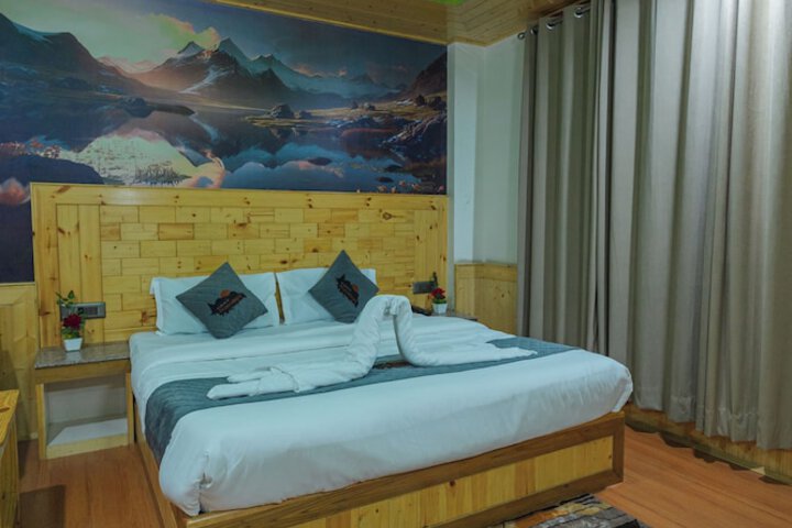 Room 12 of 38