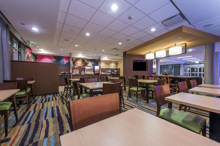 Breakfast/Coffee Service 24 of 34