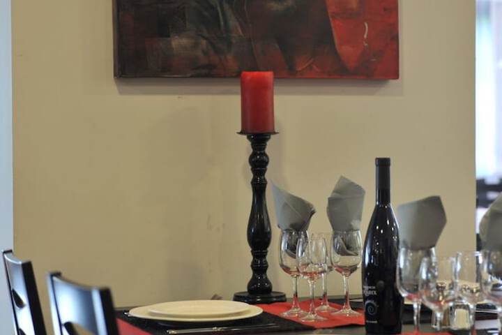 Dining 28 of 61