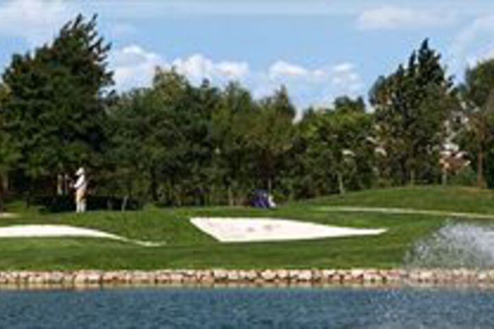 Golf 4 of 18