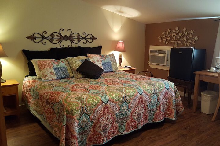 Room 3 of 68