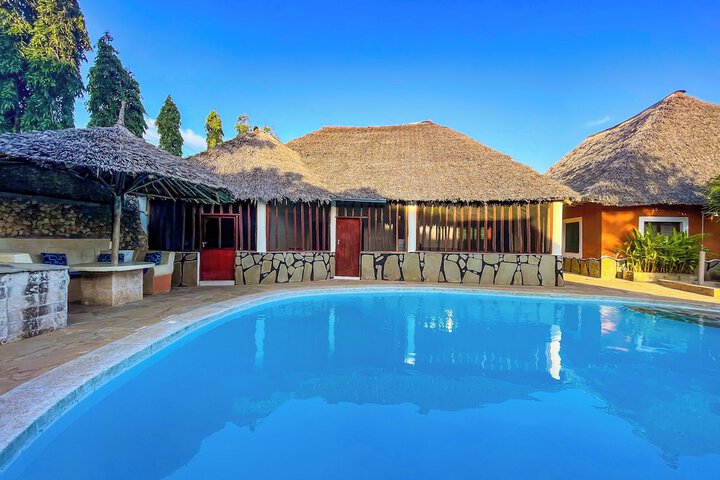 Diani Campsite & Cottages
