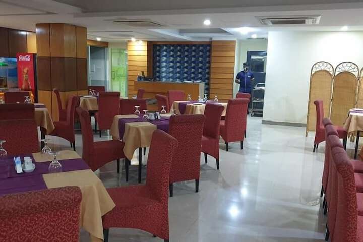 Dining 36 of 55