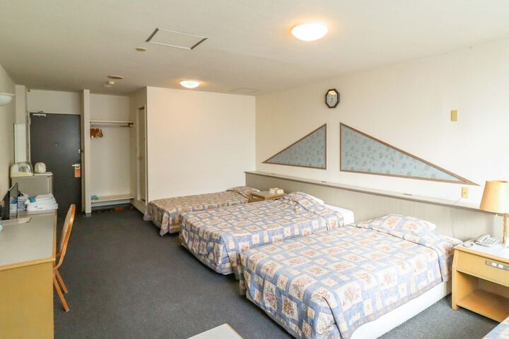 Room 19 of 77
